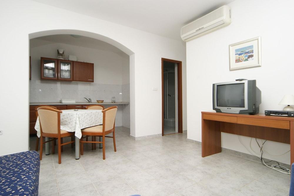 פוסטיר Pucisca Villa מראה חיצוני תמונה