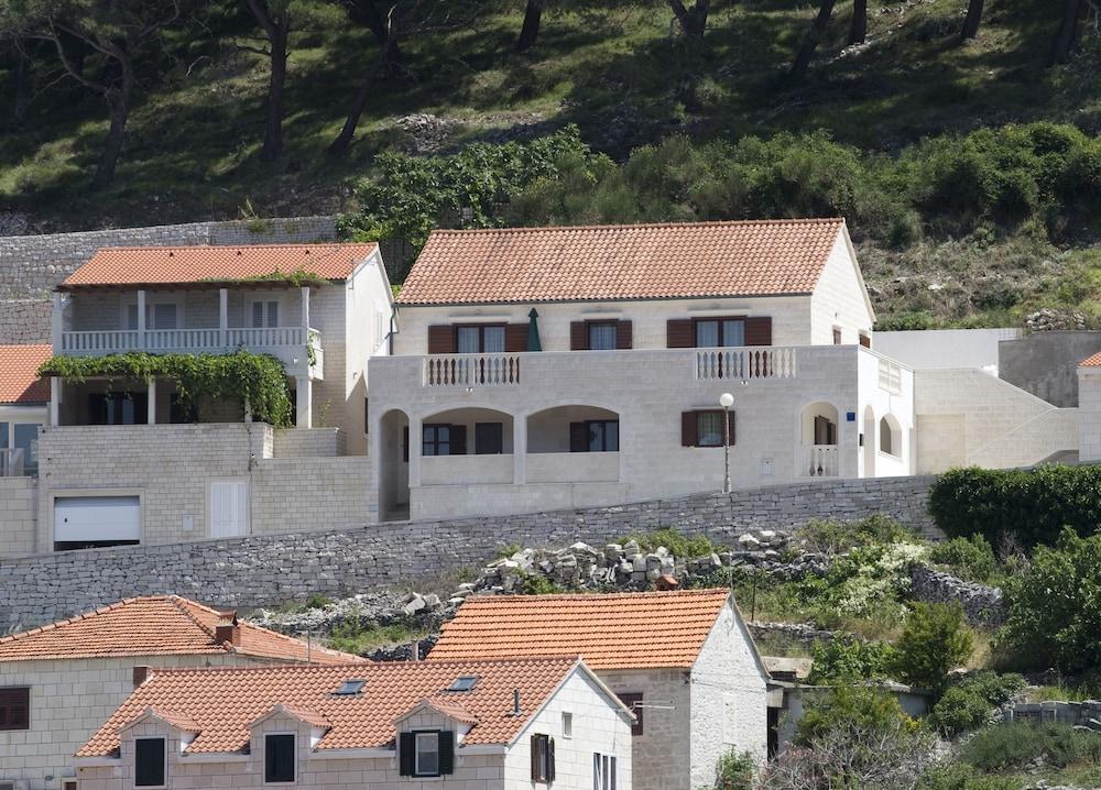 פוסטיר Pucisca Villa מראה חיצוני תמונה